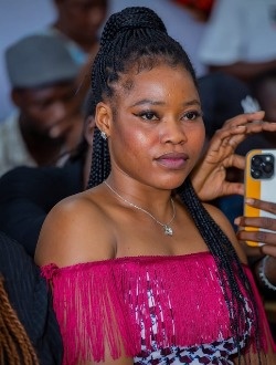 Profil de Olivia Tenegnigui, une femme célibataire de 26 ans à Abidjan