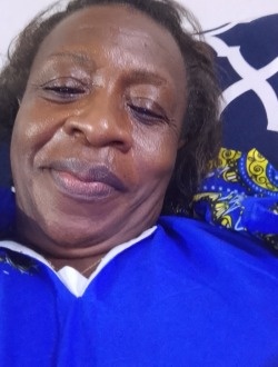 Profil de Justine, une femme célibataire de 61 ans à Douala