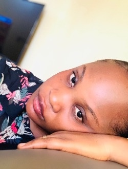 Profil de Nathalie, une femme célibataire de 27 ans à Kinshasa