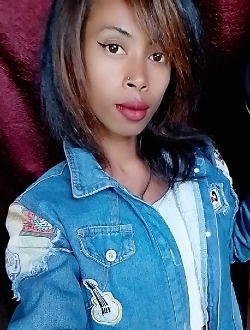Profil de Manou, une femme célibataire de 27 ans à Antananarivo