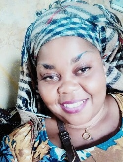 Profil de Christelle, une femme célibataire de 40 ans à Douala