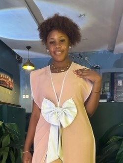 Profil de Paola, une femme célibataire de 25 ans à Douala