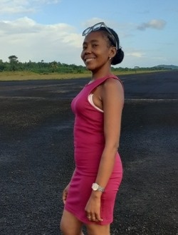 Profil de Arnaudine, une femme célibataire de 36 ans à Antalaha