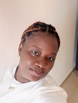 Profil de Kasandra, une femme célibataire de 27 ans à Yaoundé