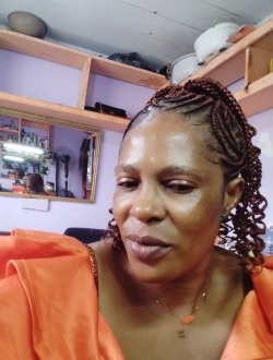 Profil de Flora, une femme célibataire de 44 ans à Ngaoundéré