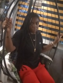 Profil de Sunshine, une femme célibataire de 24 ans à Douala