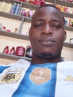 Profil de Godwin, un homme célibataire de 30 ans à Porto-Novo