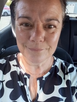 Profil de Véronique, une femme célibataire de 56 ans à Vouillé