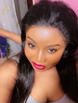 Profil de Queenny, une femme célibataire de 33 ans à Libreville
