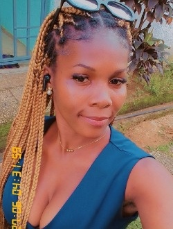 Profil de Célia, une femme célibataire de 29 ans à Douala