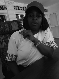 Profil de Caresse, une femme célibataire de 33 ans à Douala