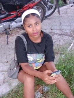 Profil de Oliancine, une femme célibataire de 19 ans à Sambava