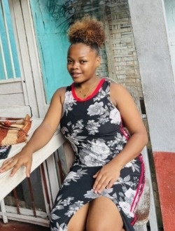 Profil de Beltine, une femme célibataire de 21 ans à Antalaha