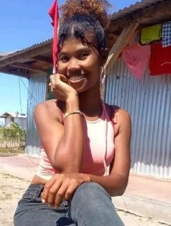 Profil de Marie, une femme célibataire de 28 ans à Antalaha