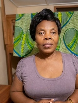 Profil de Yvette, une femme célibataire de 64 ans à Cotonou