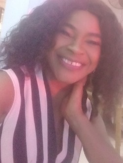 Profil de Marie, une femme célibataire de 18 ans à Yaoundé