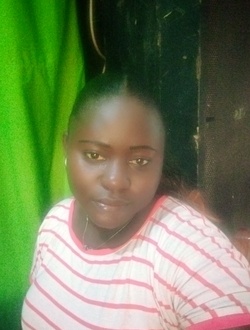 Profil de Sophia, une femme célibataire de 28 ans à Lomé
