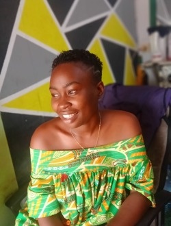 Profil de Julite, une femme célibataire de 29 ans à Yaoundé