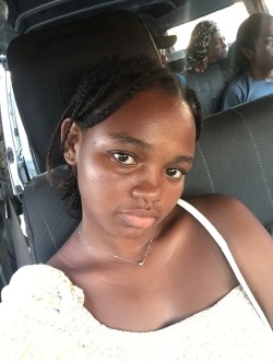 Profil de Daviona Jessie, une femme célibataire de 20 ans à Antsiranana