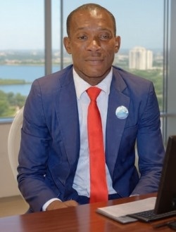 Profil de Rene, un homme célibataire de 44 ans à Abidjan