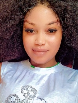 Profil de Safille, une femme célibataire de 27 ans à Abomey-Calavi