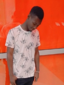 Profil de Yves Roland, un homme célibataire de 28 ans à Abidjan