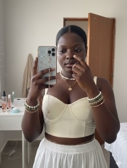 Profil de Elisa, une femme célibataire de 30 ans à Petit Abidjan-Youkou