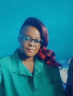 Profil de Carine Beatrice, une femme célibataire de 45 ans à Douala