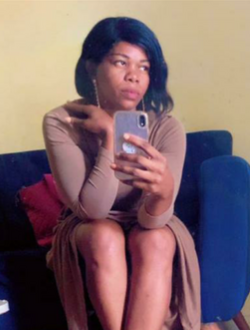 Profil de Jeanne Lauraine, une femme célibataire de 32 ans à Yaoundé