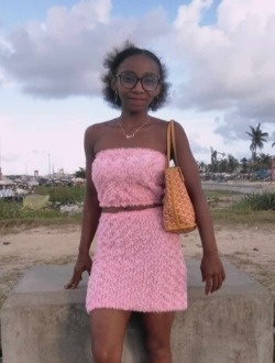 Profil de Cindy, une femme célibataire de 22 ans à Toamasina
