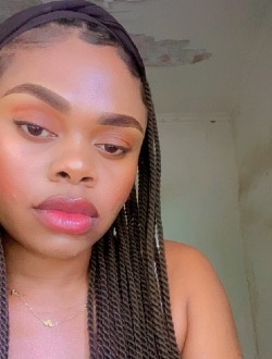 Profil de Bénie, une femme célibataire de 32 ans à Kindele
