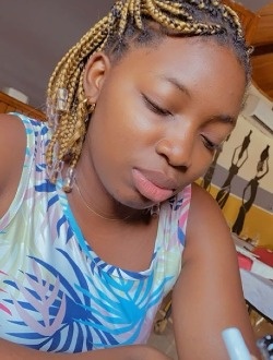 Profil de Régine, une femme célibataire de 29 ans à Yaoundé