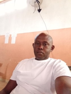 Profil de Jules Parfait, un homme célibataire de 42 ans à Kekem