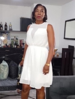 Profil de Reine, une femme célibataire de 51 ans à Douala