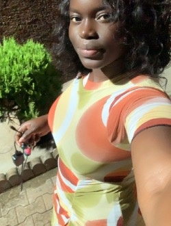 Profil de Muriel, une femme célibataire de 28 ans à Yaoundé
