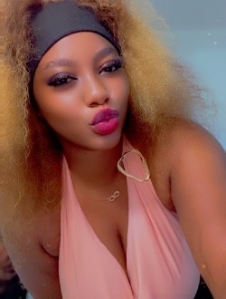 Profil de Nelly, une femme célibataire de 26 ans à Abidjan