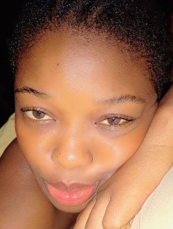 Profil de Dorcas, une femme célibataire de 25 ans à Abomey-Calavi