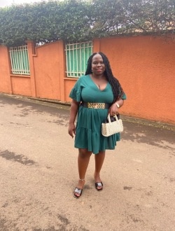 Profil de Carelle Ashley, une femme célibataire de 28 ans à Yaoundé