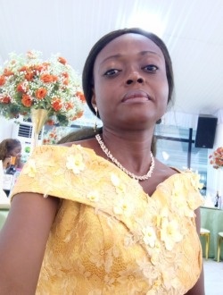 Profil de Lise, une femme célibataire de 45 ans à Douala