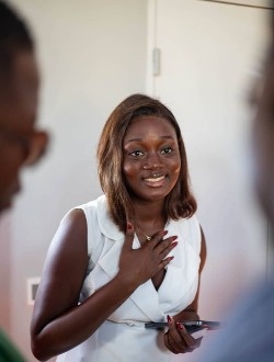 Profil de Gloria, une femme célibataire de 23 ans à Abata