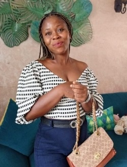 Profil de Eudoxie, une femme célibataire de 36 ans à Abidjan