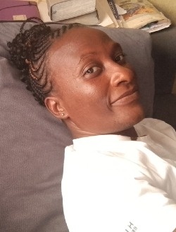 Profil de Robitte, une femme célibataire de 41 ans à Abembé II