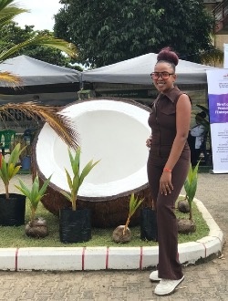 Profil de Adrianne, une femme célibataire de 22 ans à Antsiranana