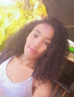 Profil de Julie, une femme célibataire de 28 ans à Mahajanga