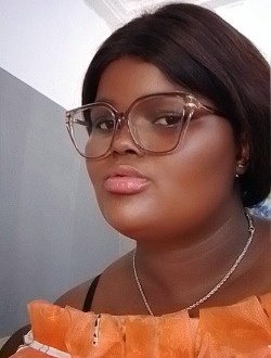 Profil de Emerentine, une femme célibataire de 33 ans à Yaoundé