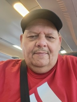 Profil de Laurent, un homme célibataire de 56 ans à Charleroi