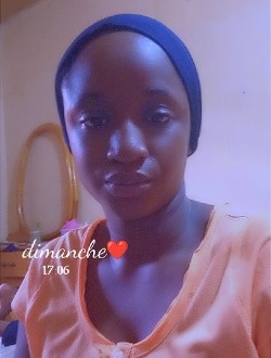 Profil de Kiki, une femme célibataire de 21 ans à Niamey (Commune I)