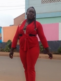 Profil de Lucie, une femme célibataire de 33 ans à Meyo-Centre