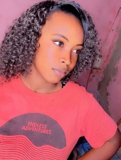 Profil de Nini, une femme célibataire de 25 ans à Dakar-Marine