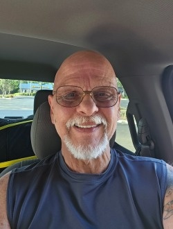 Profil de Ron, un homme célibataire de 71 ans à Rome